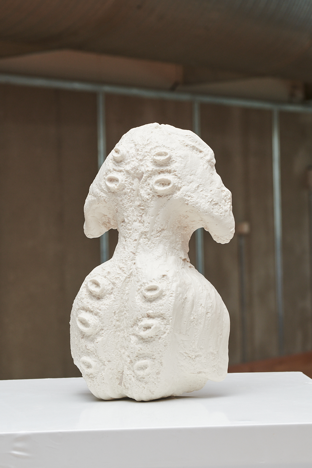 Windows_of_Vision_sandcast_porcelain_Lisbet_Thorborg_Andersen_Foto_Tableau (2)